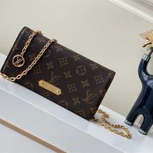 L.V Wallet On Chain LiLy Monogram Canvas M82509