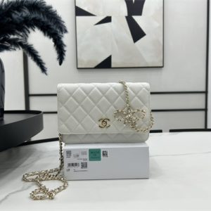 Cha.nel Wallet On Chain With Bowknot Grained Calfskin Gold Tone Metal White AP3304