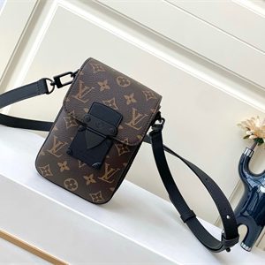 L.V S-Lock Vertical Wearable Wallet Monogram Canvas M81522