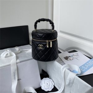 Cha.nel Vanity Case With Top Handle Lambskin Gold Tone Metal Black AP2730