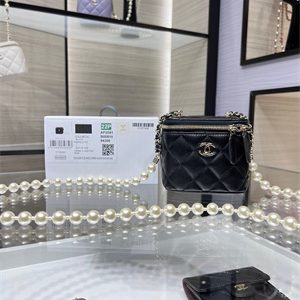 Cha.nel Vanity Case With Chain Lambskin Gold Tone Metal Black AP2581