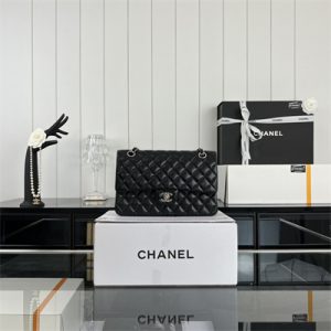 Cha.nel Medium Classic Flap Bag Lambskin Silver Tone Metal Black 01112