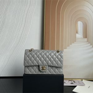 Cha.nel Medium Classic Flap Bag Grained Calfskin Gold Tone Metal Grey 01112