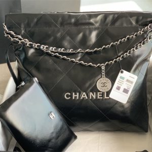 Cha.nel 22 Medium Handbag Shiny Calfskin Silver Tone Metal Black AS3261