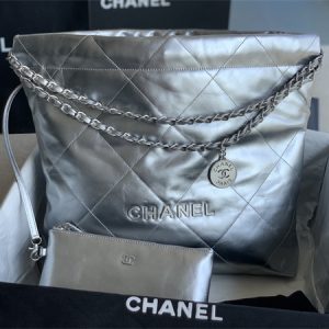Cha.nel 22 Medium Handbag Shiny Calfskin Silver Tone Metal Silver AS3261