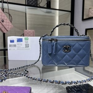 Cha.nel Clutch With Chain Vanity Shiny Crumpled Calfskin, Strass & Ruthenium-Finish Metal Blue AP3593