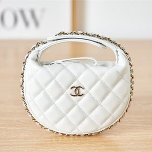 Cha.nel Pouch Lambskin Gold Tone Metal White AP3095