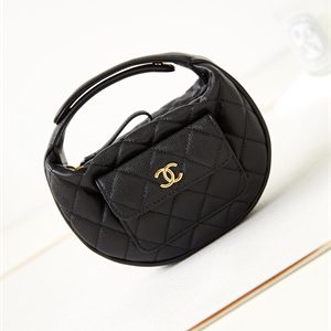 Cha.nel Pouch Grained Calfskin Gold Tone Metal Black AP3467