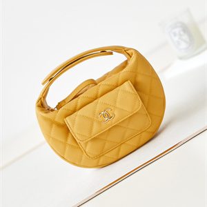 Cha.nel Pouch Grained Calfskin Gold Tone Metal Yellow AP3467