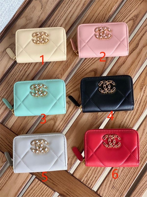 Cha.nel Classic Zipper Card Holder Lambskin AP0949
