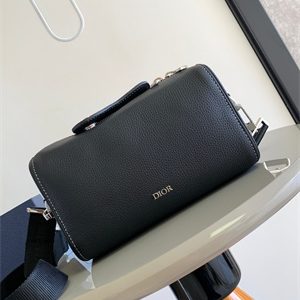 Di.or Lingot 22 Shoulder Bag Black Grained Calfskin