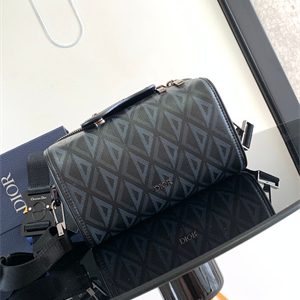 Di.or Lingot 22 Shoulder Bag Black CD Diamond Canvas