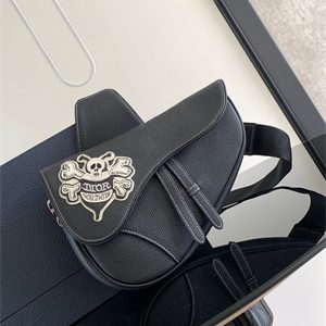 Di.or Saddle Bag Black Grained Calfskin With Bees Patch