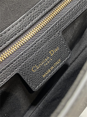 SADDLE BAG 25 WITH STRAP GOLD GRAINED CALFSKIN GHW