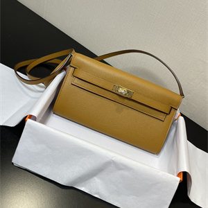 Kelly Classique To Go wallet Epsom Leather Gold Tone Metal In Sesame Color HS