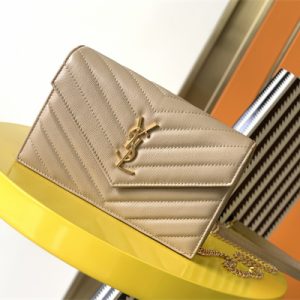 Y.S.L CASSANDRA ENVELOPE CHAIN WALLET IN GRAIN DEPOUDRE LEATHER Beige Color Gold Tone Metal