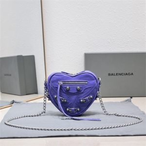 Women's Le Cagole Heart Mini Bag In Arena Lambskin Purple Color