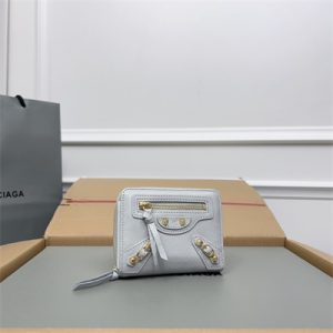 Le Cagole Compact Zippy Wallet In Arena Lambskin Lt Grey Color