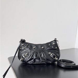 Women's Le Cagole Mini Bag With Chain In Arena Lambskin Black Color