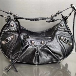 Women's Le Cagole Small Shoulder Bag In Arena Lambskin Black Color