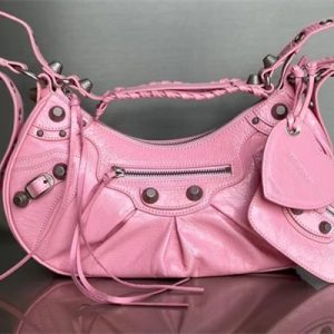 Women's Le Cagole Small Shoulder Bag In Arena Lambskin Pink Color