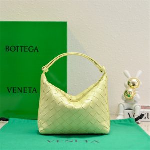 BV Mini Wallace Shoulder Bag In Soft Calfskin Leather Ice Cream Color