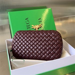 BV Knot Clutch In Lambskin Leather Barolo Color