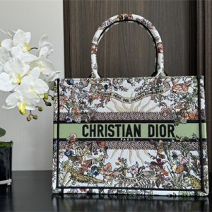 CD Medium Book Tote Ecru Multicolor Di.or 4 Saisons Automne Soleil Embroidery