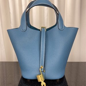 Picotin Lock Bag Taurillon Clemence Leather 18/22CM Gold/Silver Tone Metal In Blue Jean Color HS