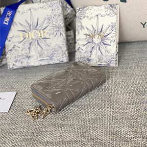 CD  Voyageur Small  Coin Purse Supple Cannage Patent Calfskin Grey S0985