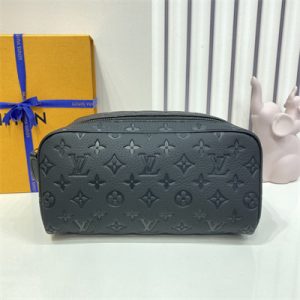 L.V Toilet Dopp Kit Pouch Taurillon Monogram Black M59478