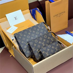 L.V Trio Toilet Pouch Monogram Canvas M47195