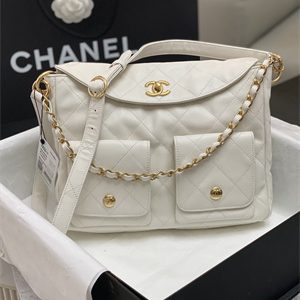 Chanel Large Hobo Handbag Shiny calfskin Gold Tone Metal White AS4668