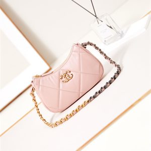 CHANEL 19 CLUTCH WITH CHAIN Shiny Lambskin, Gold-Tone, Silver-Tone & Ruthenium-Finish Metal Pink AP3763