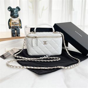 Chanel Vanity Case With Chain Lambskin Gold Tone Metal White AP2199