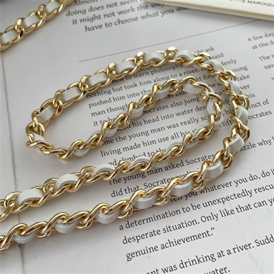 Chanel Clutch With Chain Lambskin Gold Tone Metal White AP3795 - Image 3