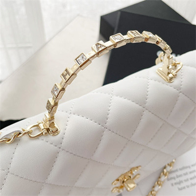 Chanel Clutch With Chain Lambskin Gold Tone Metal White AP3795 - Image 4