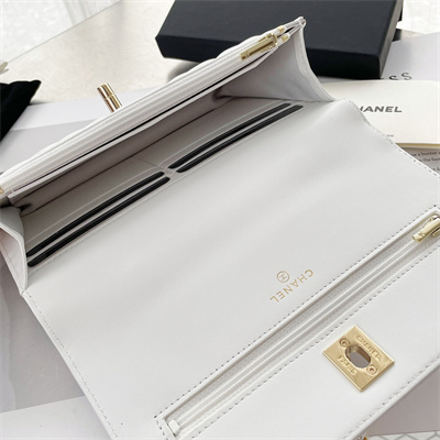 Chanel Clutch With Chain Lambskin Gold Tone Metal White AP3795 - Image 9