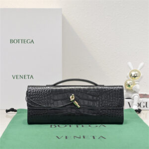 BV Long Clutch Andiamo With Handle In Crococile Leather Black