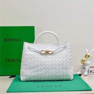 BV Medium Andiamo Top handle bag Lambskin Leather White