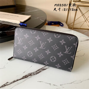 LV  Zippy Organiser In Monogram Eclipse M62581