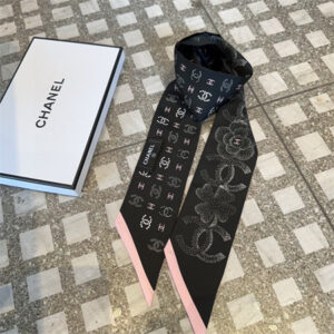 Chanel Twilly 100% Silk 32002