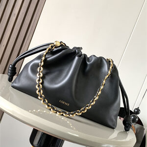 Loewe Medium Flamenco Purse in  Mellow nappa Lambskin