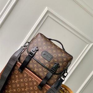 L.V Trail Messenger Monogram Canvas M46972