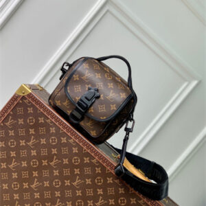L.V Quest Messenger PM Monogram Canvas M46973