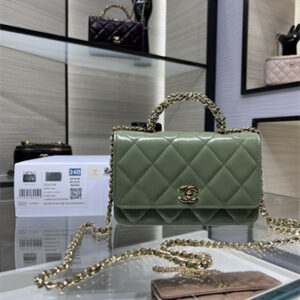 Cha.nel Wallet On Chain Shiny Lambskin & Gold-Tone Metal Green AP4166