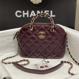 Cha.nel Small Tote Shiny Lambskin & Gold-Tone Metal Burgundy AS5130