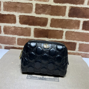 Gu.cci Gucci GG Matelassé Beauty Case in Black Leather 726047