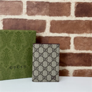 Gu.cci GG passport case with bordeaux interior Supreme Canvas 795229