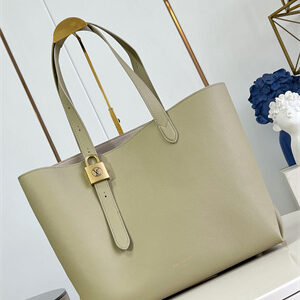 L.V Low Key Cabas MM Grained calfskin Clay M25343